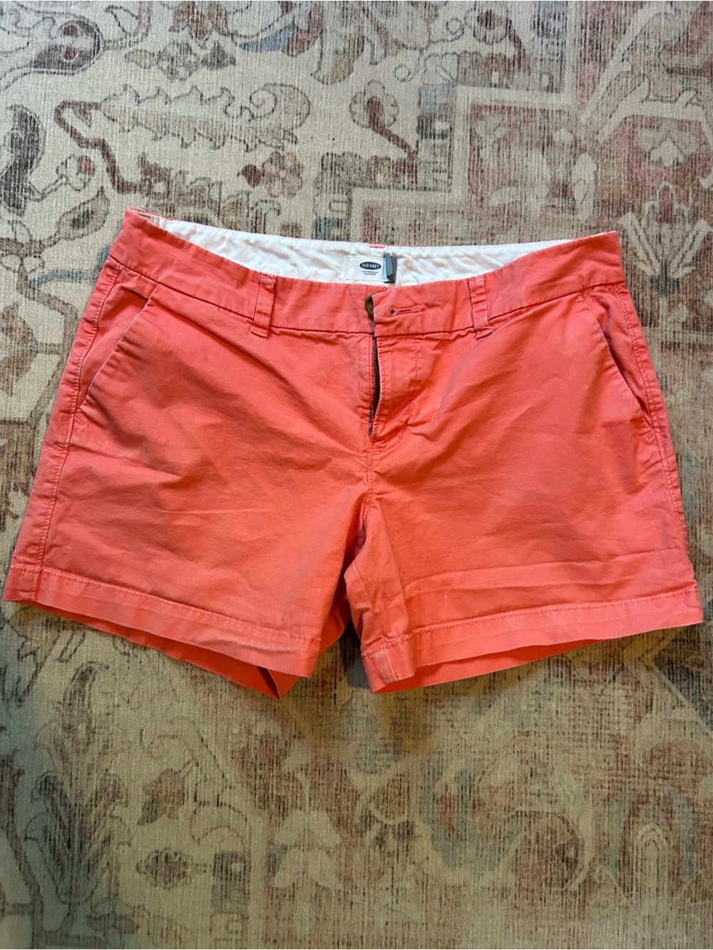 Classic Women's Coral Chino Shorts Old Navy size 6